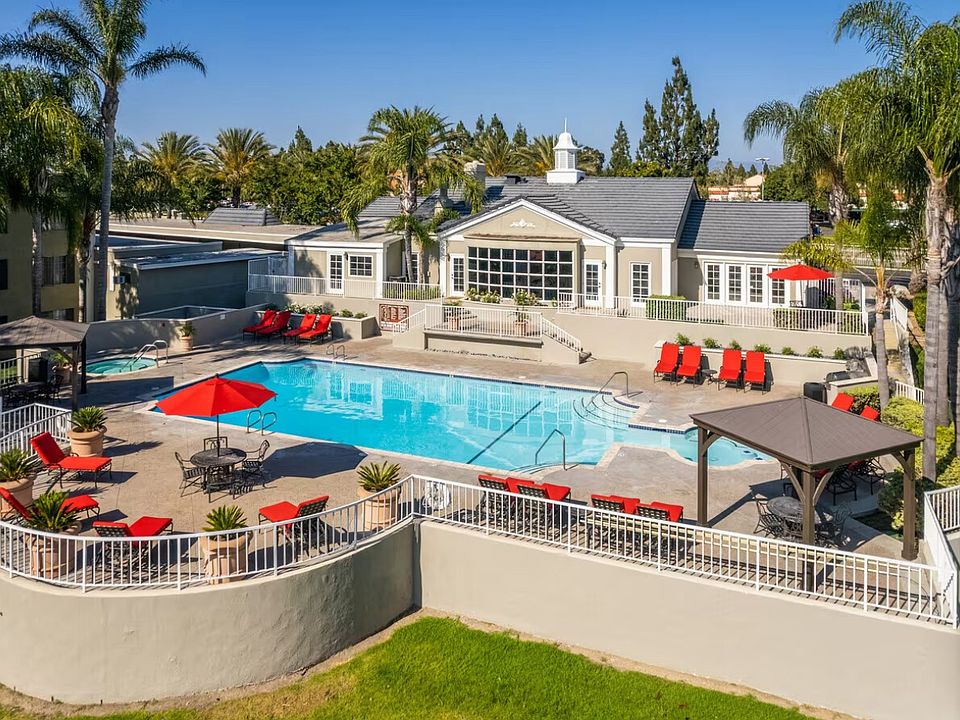 South Coast Racquet Club - Apartments in Santa Ana, CA