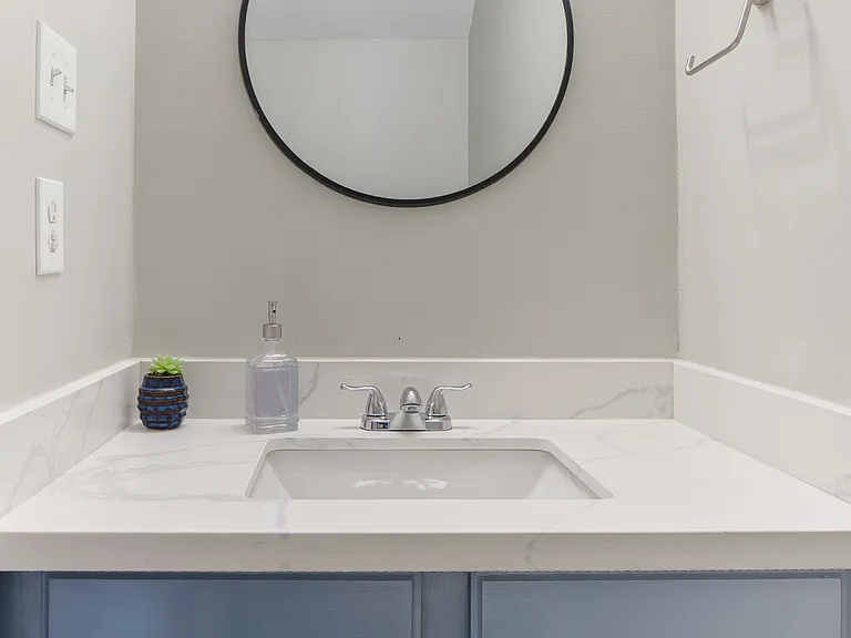 114 Carlin St — Photo 7