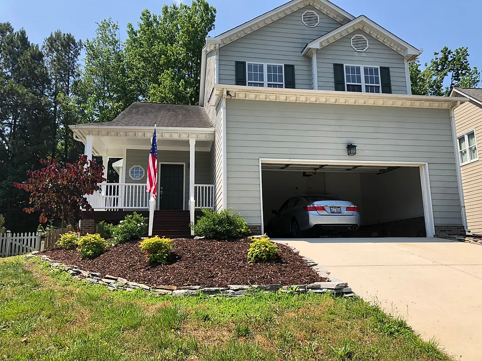 208 Abbey Oak Ln