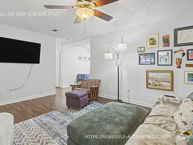 883 Rustwood Dr — Photo 3