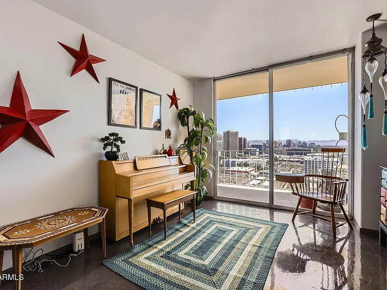 207 W Clarendon Ave #G18 — Photo 14
