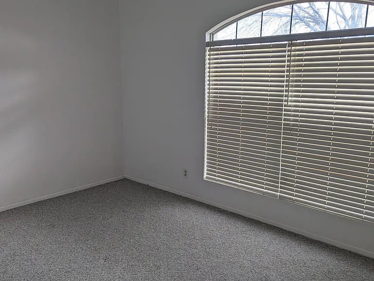 2429 Agua Fria Dr NE — Photo 9
