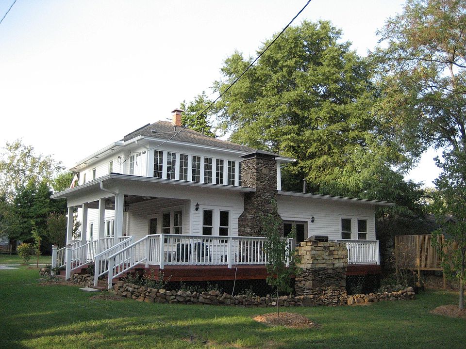2nd image of 6100 Longwood Rd