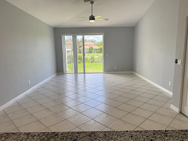 9084 Silver Glen Way — Photo 12