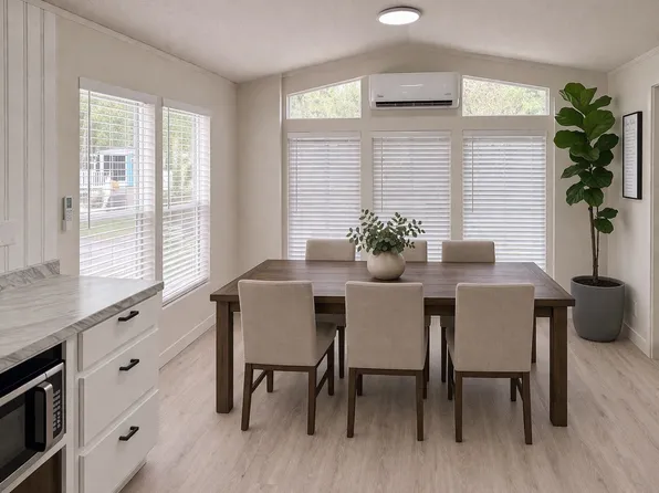 1300 N River Rd, Venice, FL