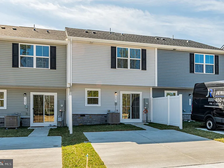 7301 Statesman Blvd — Photo 30