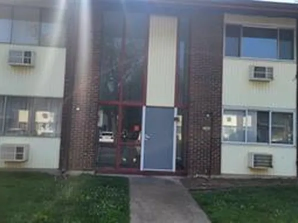 7565 Hazelcrest Dr APT F, Hazelwood, MO 63042