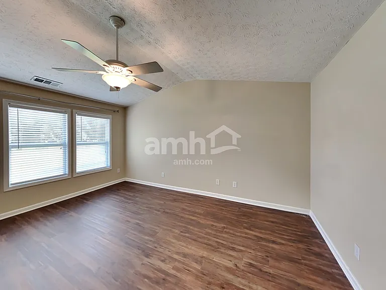 616 Laurel Bnd — Photo 10