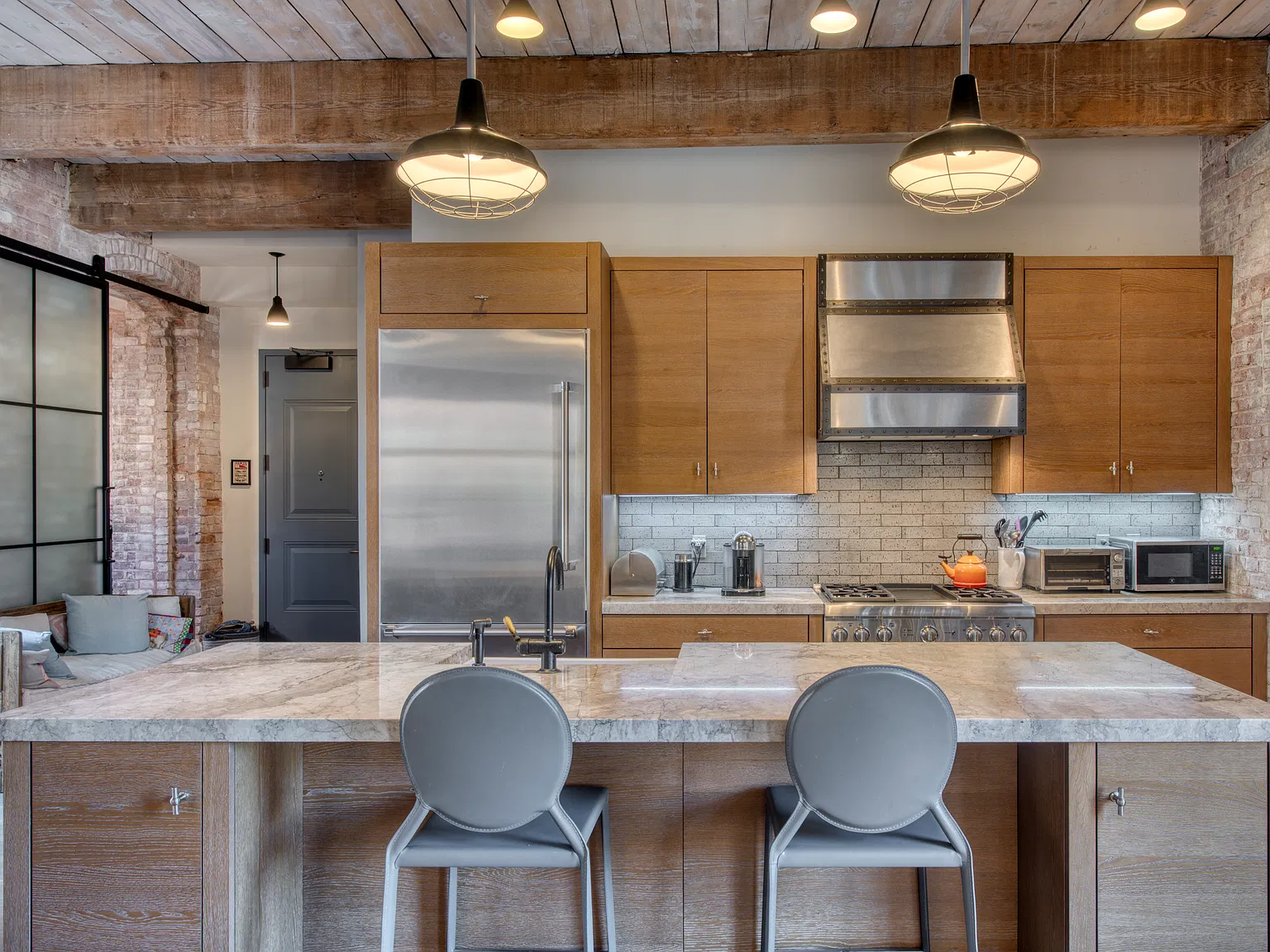 Stunning Unit Available in Watchcase — Photo 4