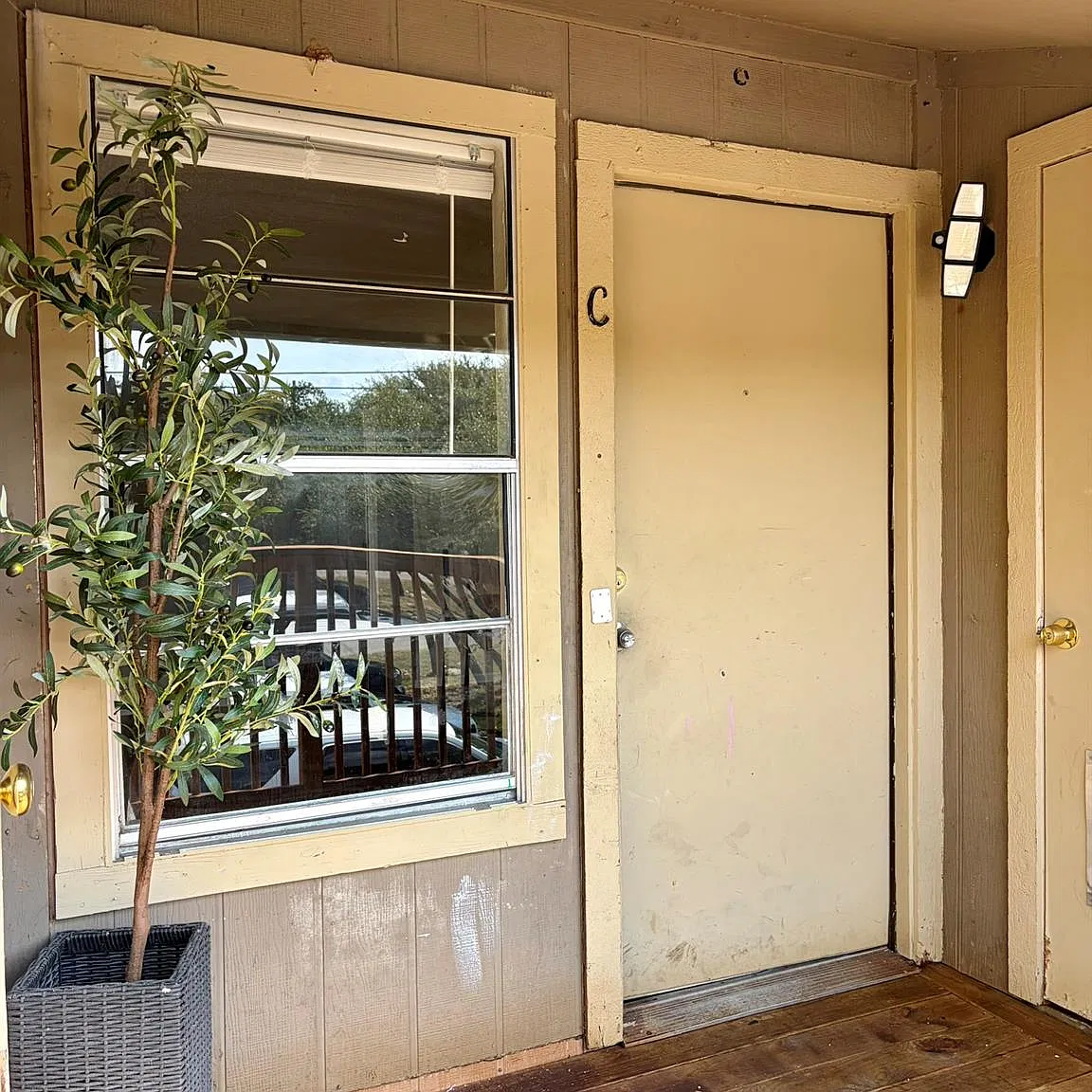 2 bed, 1.0 bath, 768 sqft, $875 — Photo 1