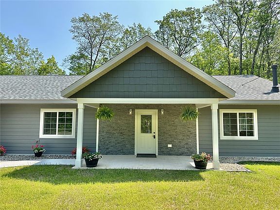 3rd image of 10034 N Felser Drive