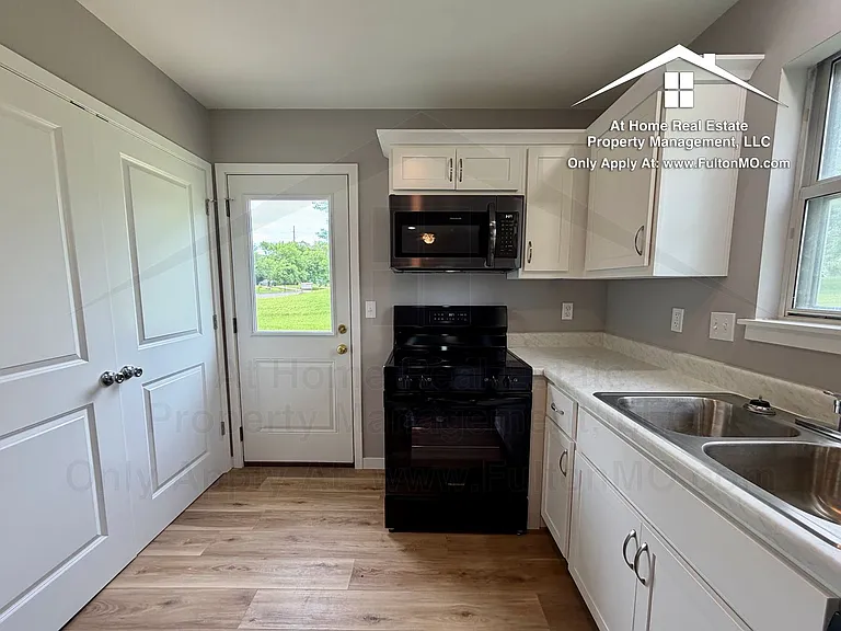 2717 Mayflower Dr — Photo 14