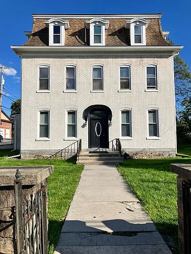 2 W Main St #B Photo 1