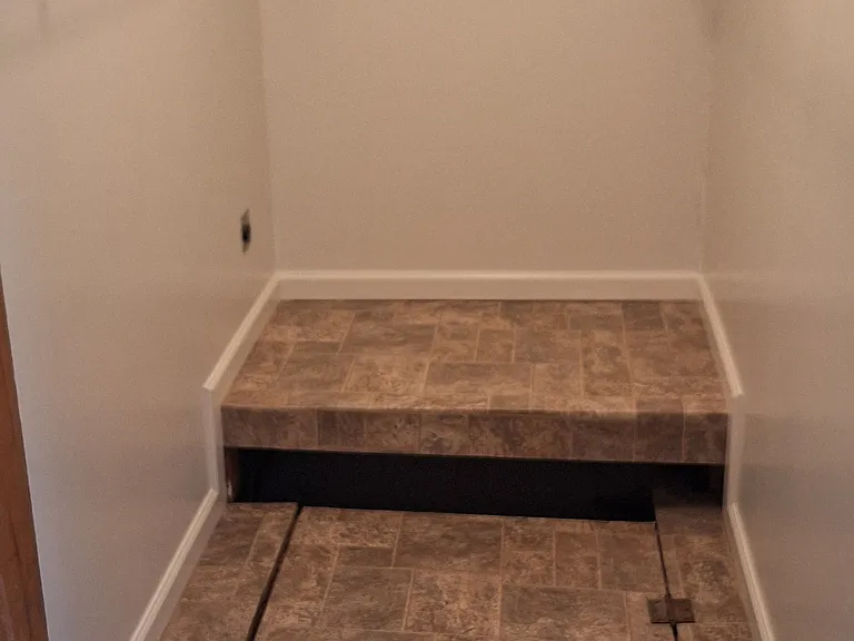 15 Beyrleye Ave — Photo 9