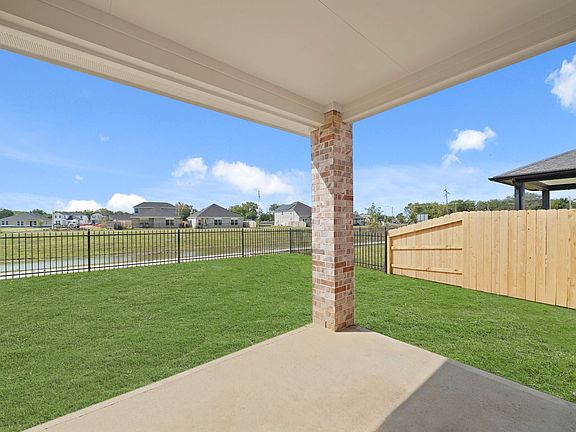 3rd image of 213 Orchard Laurel Dr