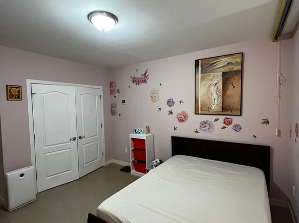 2548 East 27th Street image 4 of 6