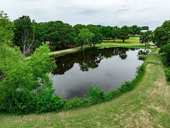 4th image of 1600 Historic Ln