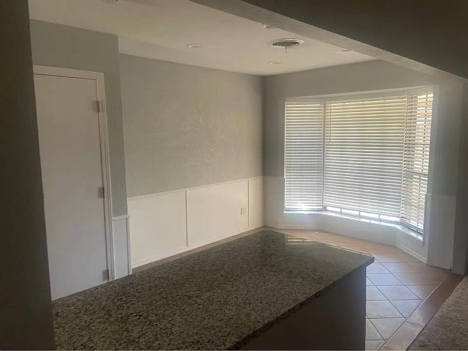 3 bed, 1412 sqft, $2,000 — Photo 4