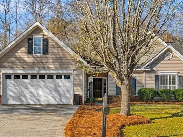 3804 Eagles View Ct, High Point, NC 27265