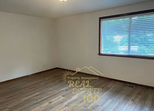 1501 Southeast Oar Avenue 332grn-D - 332grn D — Photo 3