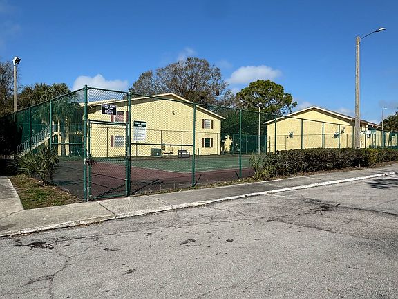 2nd image of 7517 Camarina Calle