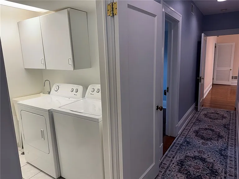 703 Saint James St — Photo 27