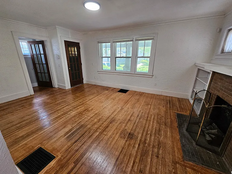 116 W High Ter — Photo 2