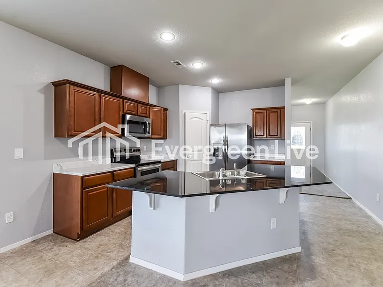 2833 Sebright Ave — Photo 9