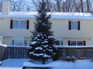 35W333 Riverside Dr, St Charles, IL 60174