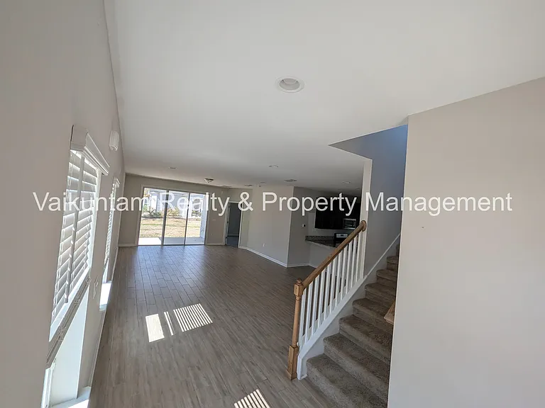 100 Golden Fern Dr — Photo 7