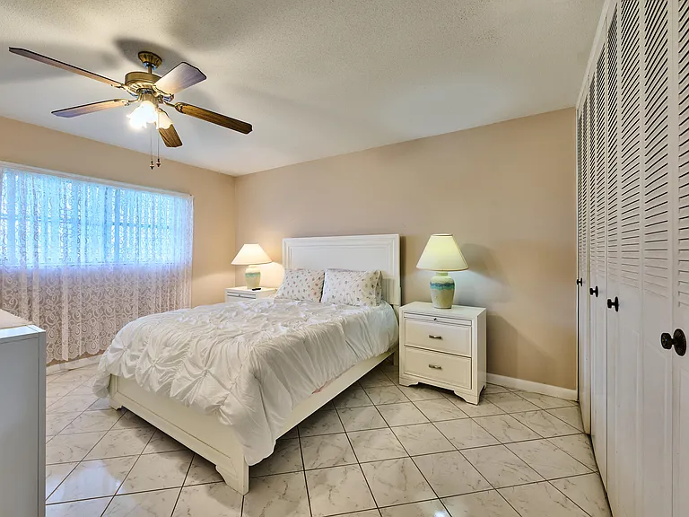 2804 Crosley Dr E #F — Photo 17