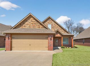3104 Harbour Town Pl, Claremore, OK 74019