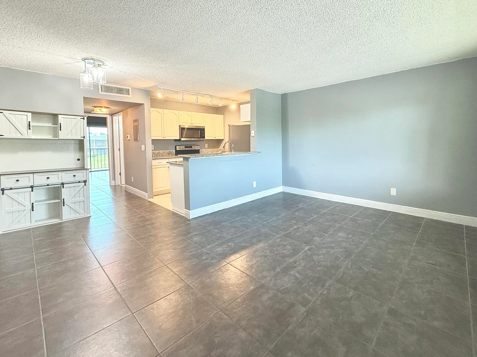 1 bed, 1.0 bath, 704 sqft, $1,750 — Photo 4