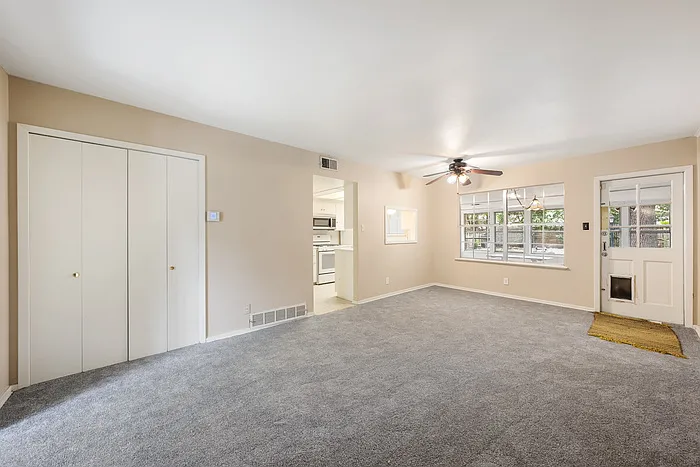 6704 Dubuque Ln — Photo 2
