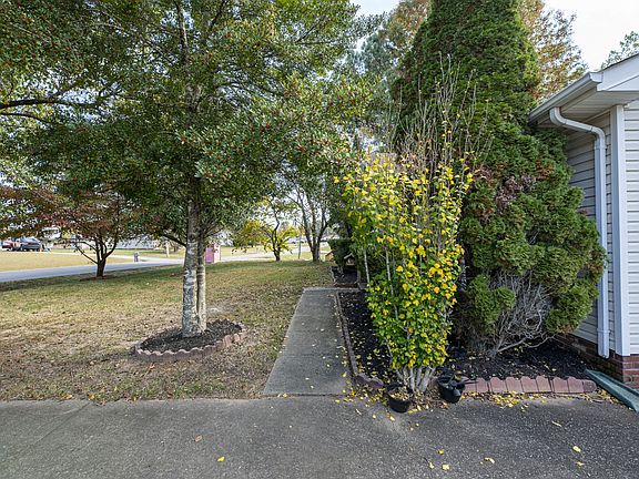 4th image of 1054 Merritt Lewis Ln