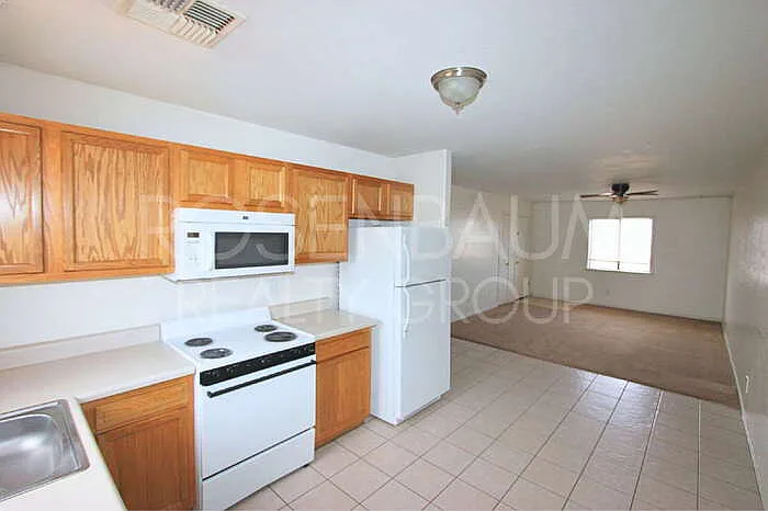 15588 S Yava Rd #B — Photo 7