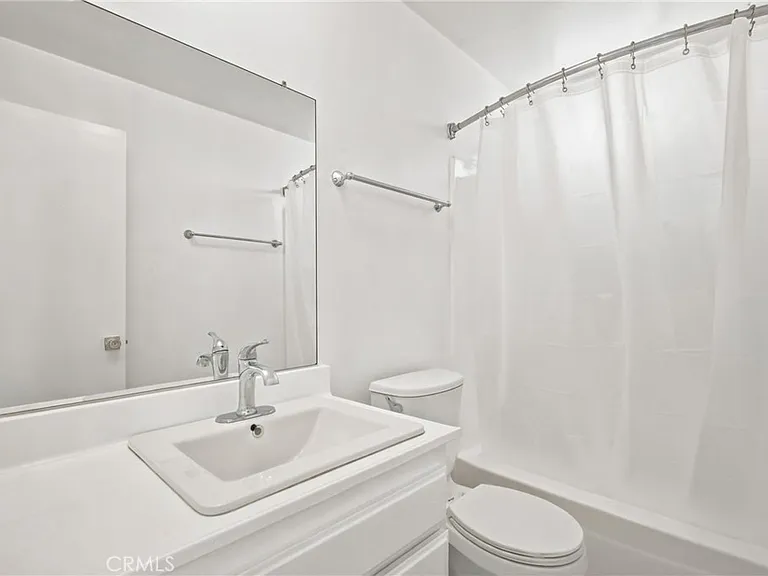 15425 Sherman Way #211 — Photo 15