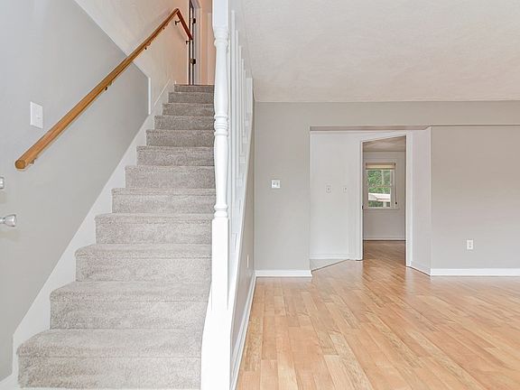 5th image of 40 Vista Dr