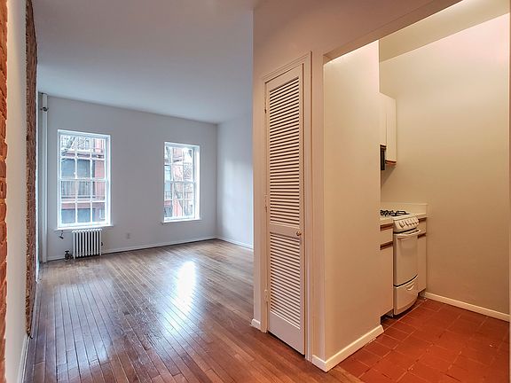 3rd image of 415 E 72nd St APT 5RW