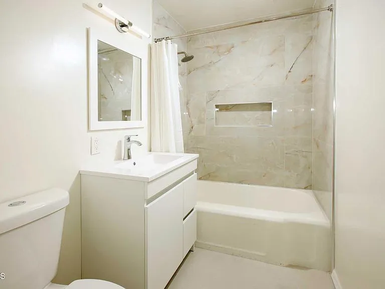 7046 Murietta Ave #7046 — Photo 17