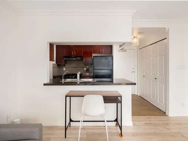 189 Davie St #608 — Photo 5