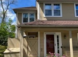 22 Tanglewood Dr, Reading, PA 19607