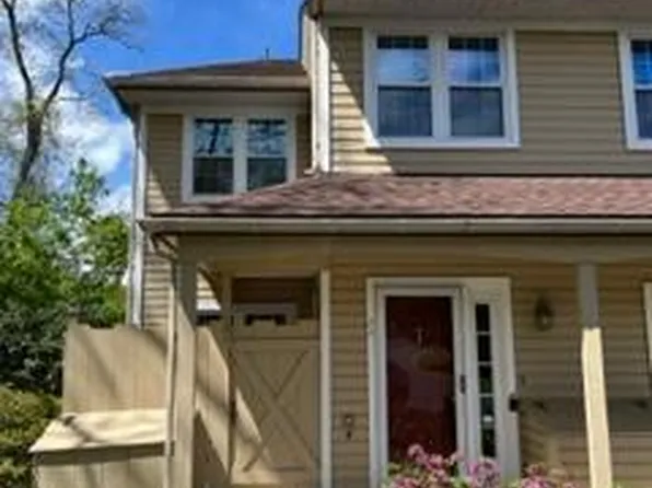 22 Tanglewood Dr, Reading, PA 19607