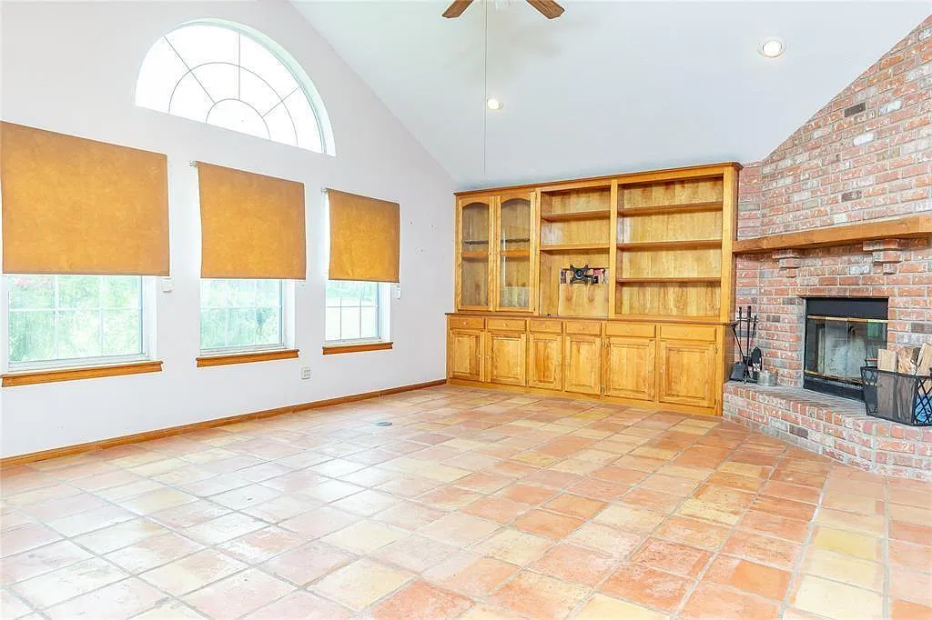 3 bed, 2.0 bath, 1448 sqft, $1,950 — Photo 2