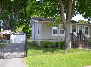 8 Douglas St, Jamestown, RI 02835