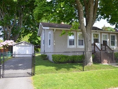 8 Douglas St, Jamestown, RI, 02835