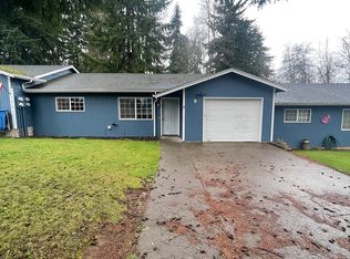 102 Studebaker Pl APT B, Castle Rock, WA 98611