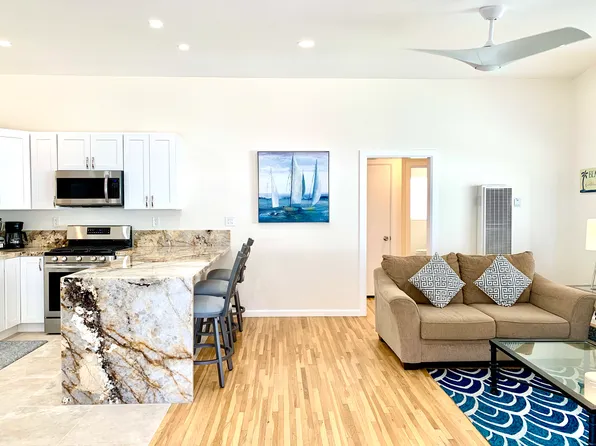 7680 La Jolla Blvd #7674, La Jolla, CA 92037