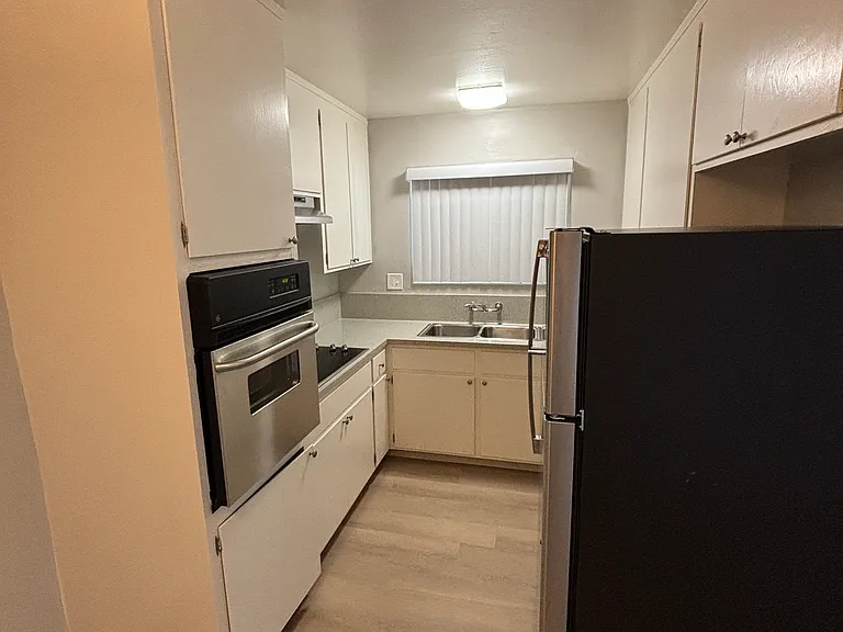 850 Roble Ave #C — Photo 3