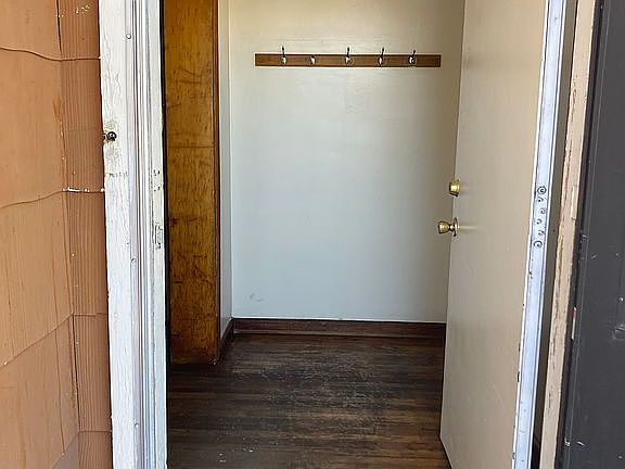 4th image of 655 W 2nd North St
